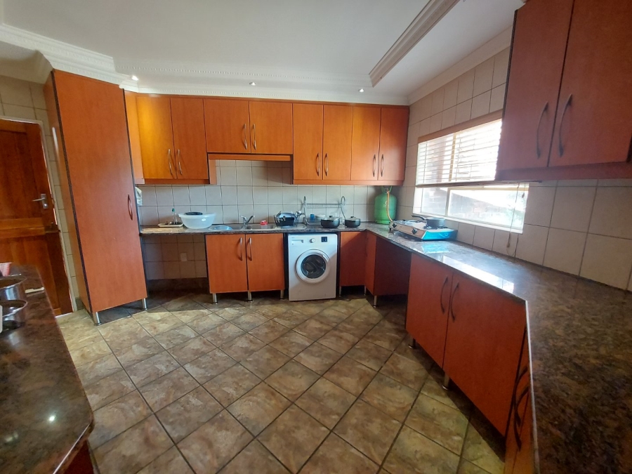 5 Bedroom Property for Sale in Universitas Ridge Free State